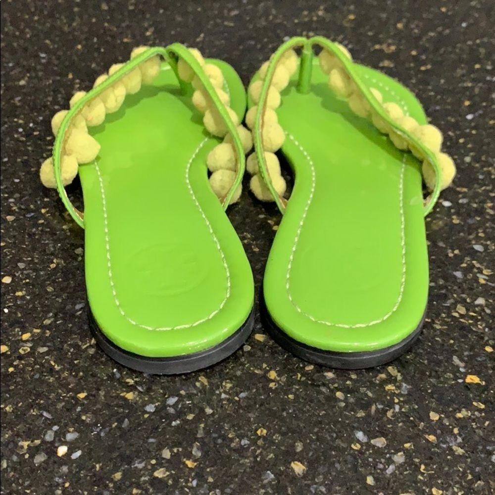 Tory Burch RARE Tennis Ball 🎾 Pom Pom Flip Flops - Picture 3 of 8